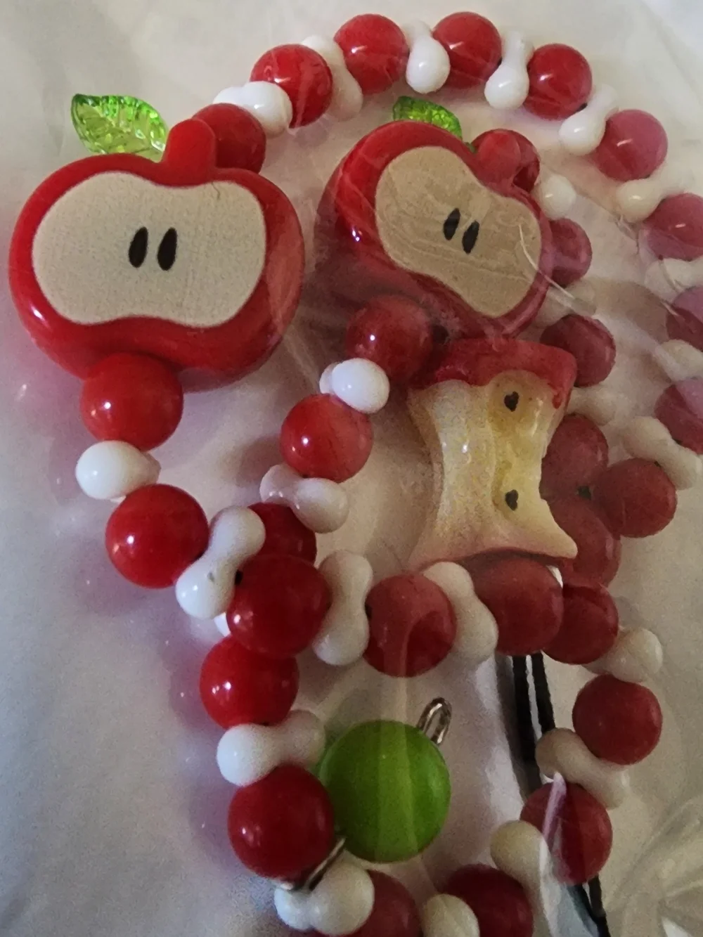 🍎Kids Red Apple Bead Necklace/Lanyard for Electeonics Or Backpack